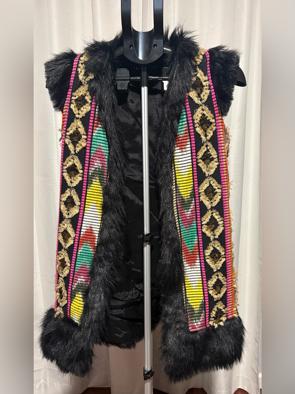 Judith March Aztec Fur Trimmed Vest Size Small